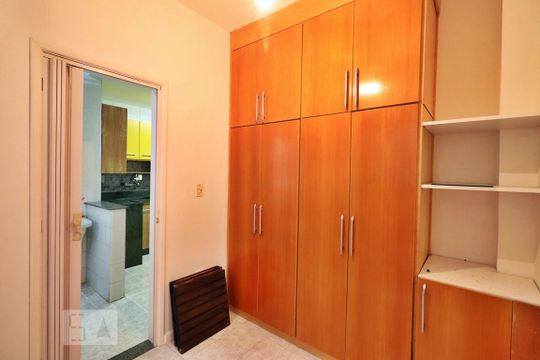 Quarto de Serviço de apartamento para alugar com 2 quartos, 74m² em Recreio dos Bandeirantes, Rio de Janeiro