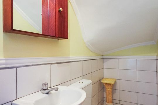 Lavabo de casa à venda com 3 quartos, 160m² em Vila Palmeiras, São Paulo