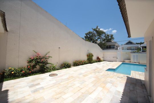 Casa de Condomínio à venda com 5 quartos, 235m² em Barra da Tijuca, Rio de Janeiro