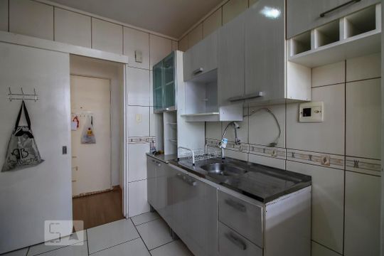 Cozinha de apartamento para alugar com 2 quartos, 66m² em Jardim Botânico, Porto Alegre