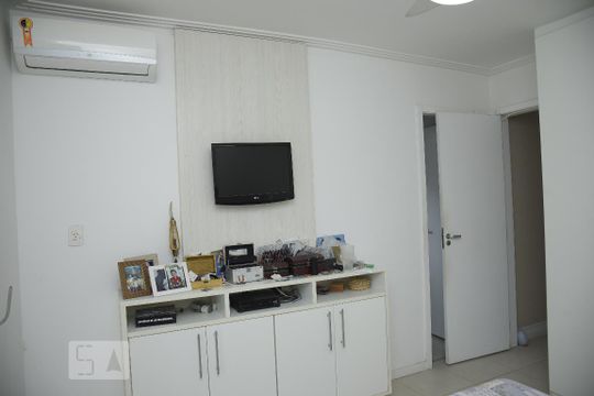 Casa de Condomínio para alugar com 4 quartos, 187m² em Pechincha, Rio de Janeiro