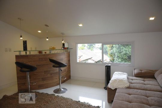 Casa de Condomínio para alugar com 4 quartos, 187m² em Pechincha, Rio de Janeiro