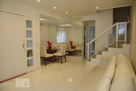 Casa de Condomínio para alugar com 4 quartos, 187m² em Pechincha, Rio de Janeiro