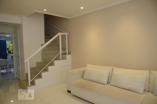 Casa de Condomínio para alugar com 4 quartos, 187m² em Pechincha, Rio de Janeiro