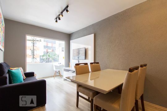 Sala de apartamento para alugar com 1 quarto, 39m² em Alto da Rua Xv, Curitiba