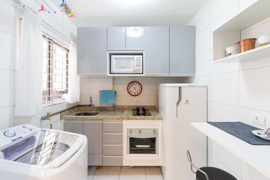 Cozinha de apartamento para alugar com 1 quarto, 39m² em Alto da Rua Xv, Curitiba