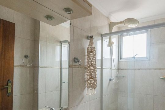 Banheiro de apartamento para alugar com 2 quartos, 45m² em Centro, Osasco