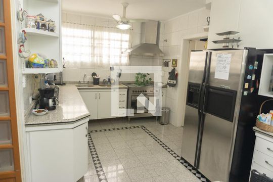 Cozinha de apartamento à venda com 3 quartos, 253m² em Morro dos Ingleses, São Paulo