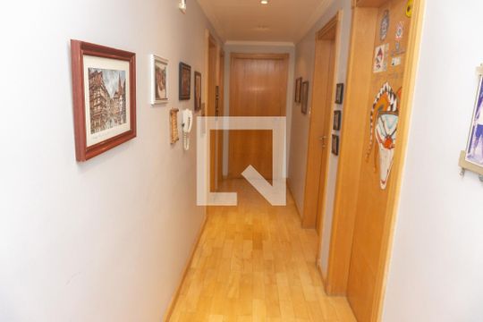 Corredor de apartamento à venda com 3 quartos, 253m² em Morro dos Ingleses, São Paulo