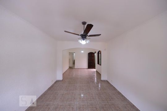 Casa para alugar com 3 quartos, 300m² em Jardim Vila Formosa, São Paulo