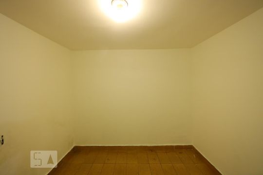 Comodo Externo Reversivel de casa para alugar com 3 quartos, 300m² em Jardim Vila Formosa, São Paulo
