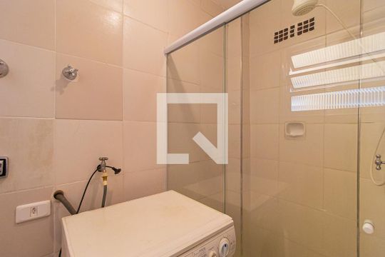 Banheiro de kitnet/studio para alugar com 1 quarto, 30m² em Bela Vista, São Paulo