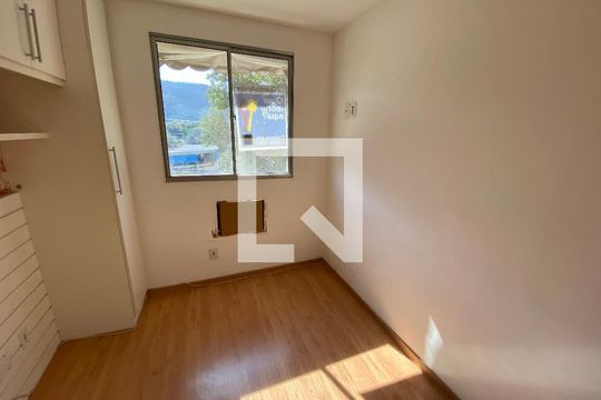 Suíte de apartamento à venda com 2 quartos, 60m² em Taquara, Rio de Janeiro
