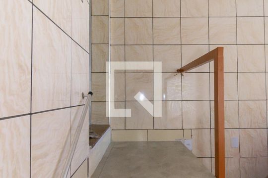 Garagem - Entrada de casa para alugar com 2 quartos, 120m² em Jardim Adutora, São Paulo