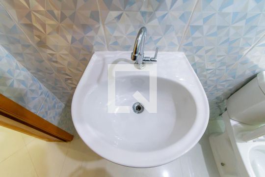 Banheiro de casa para alugar com 2 quartos, 120m² em Jardim Adutora, São Paulo