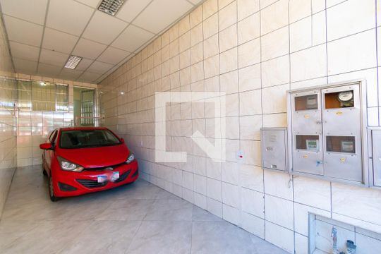 Garagem de casa para alugar com 2 quartos, 120m² em Jardim Adutora, São Paulo
