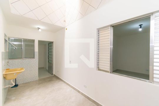 Área de Serviço de casa para alugar com 2 quartos, 120m² em Jardim Adutora, São Paulo