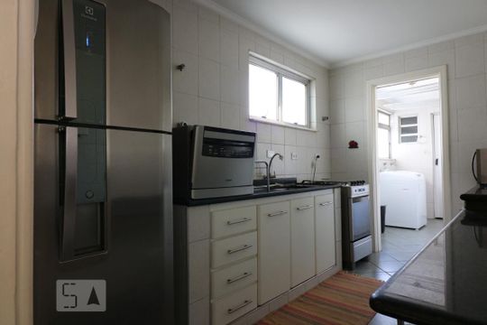 Cozinha de apartamento para alugar com 2 quartos, 85m² em Bela Vista, São Paulo