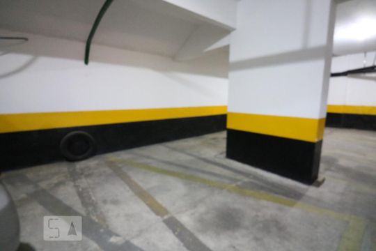 Garagem de apartamento para alugar com 2 quartos, 85m² em Bela Vista, São Paulo