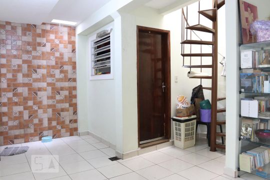Dispensa de casa à venda com 3 quartos, 174m² em Centro, Diadema