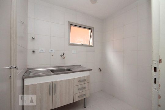 Cozinha de apartamento para alugar com 1 quarto, 50m² em Bela Vista, São Paulo