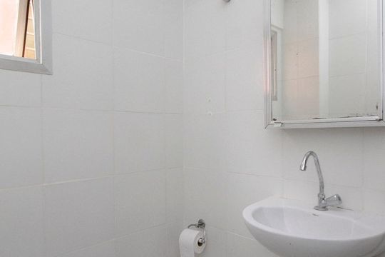 Banheiro de apartamento para alugar com 1 quarto, 50m² em Bela Vista, São Paulo