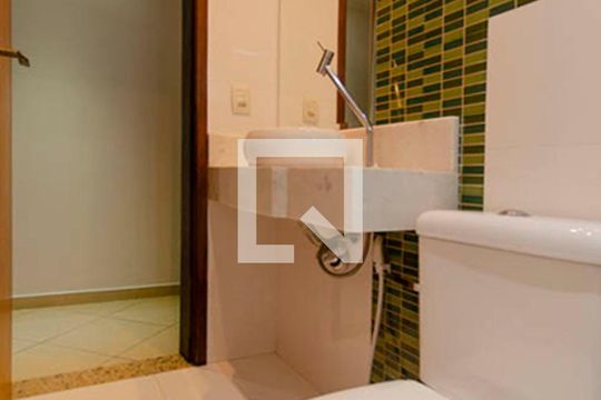 Banheiro Suíte de casa de condomínio à venda com 3 quartos, 144m² em Vila Salete, São Paulo