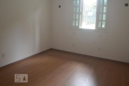 Quarto de casa para alugar com 3 quartos, 250m² em Paraíso do Morumbi, São Paulo
