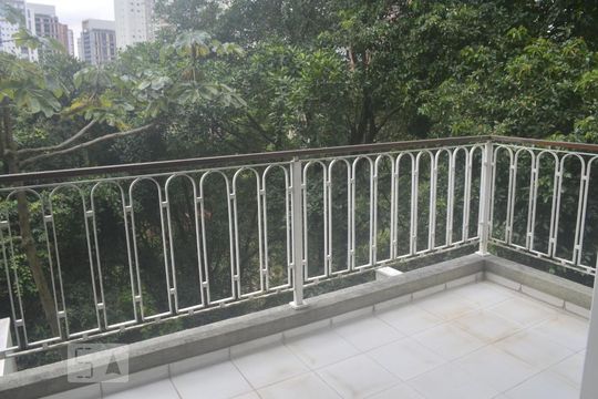 varanda de casa para alugar com 3 quartos, 250m² em Paraíso do Morumbi, São Paulo