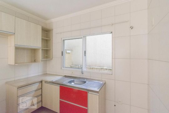 Cozinha de casa de condomínio à venda com 2 quartos, 70m² em Jaguaribe, Osasco