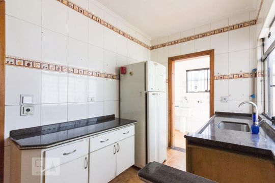 Cozinha de casa para alugar com 3 quartos, 180m² em Sítio do Morro, São Paulo