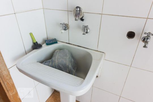Área de Serviço de casa para alugar com 3 quartos, 180m² em Sítio do Morro, São Paulo