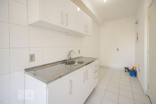 Cozinha de apartamento para alugar com 2 quartos, 53m² em Vila Prudente, São Paulo
