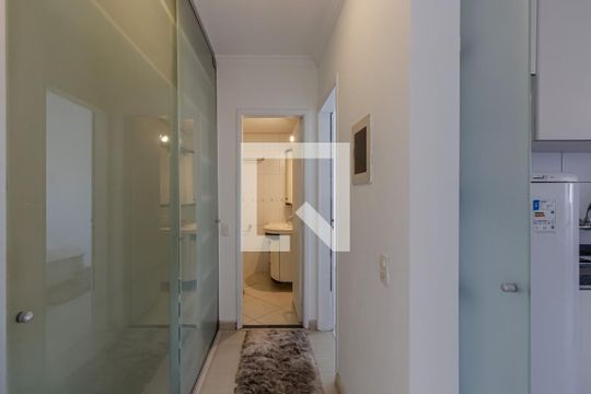 Corredor de apartamento para alugar com 1 quarto, 68m² em Vila Olímpia, São Paulo