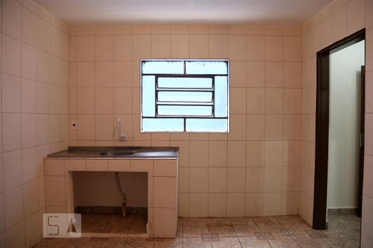 Cozinha de casa de condomínio para alugar com 1 quarto, 32m² em Jardim Boa Vista (zona Oeste), Taboão da Serra