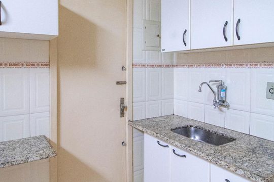 Cozinha de apartamento para alugar com 3 quartos, 60m² em Santa Efigênia, Belo Horizonte