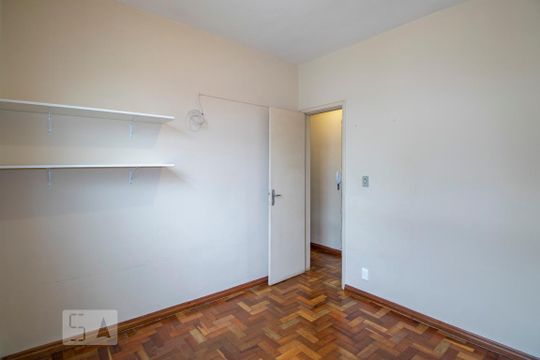 Quarto 2 de apartamento para alugar com 3 quartos, 60m² em Santa Efigênia, Belo Horizonte