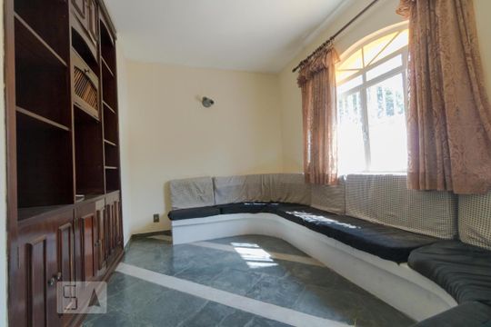 Sala de TV de casa à venda com 4 quartos, 250m² em Cidade Universitária, Campinas