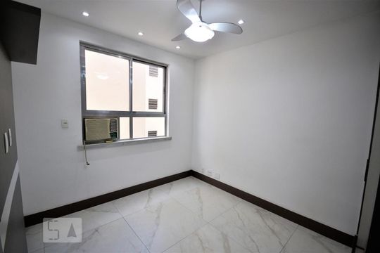 Quarto 1 de apartamento para alugar com 2 quartos, 85m² em Glória, Rio de Janeiro