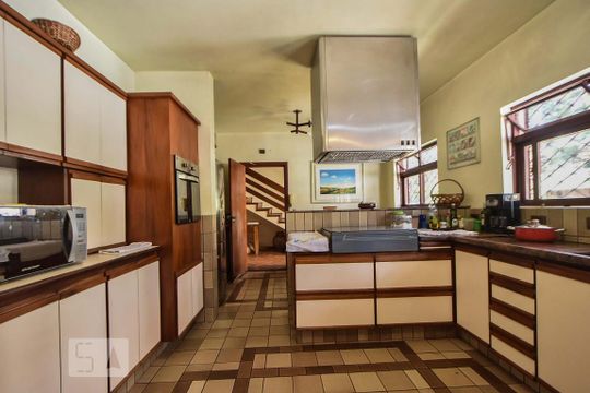 Cozinha de casa para alugar com 5 quartos, 680m² em Interlagos, São Paulo