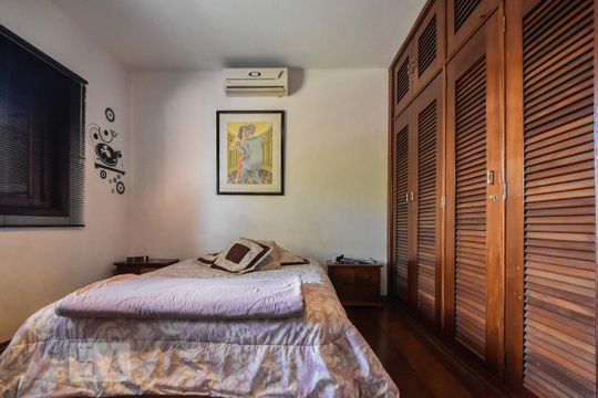 Quarto 03 de casa para alugar com 5 quartos, 680m² em Interlagos, São Paulo