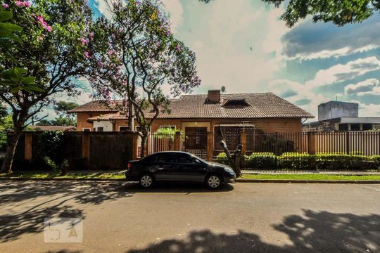 Casa para alugar com 5 quartos, 680m² em Interlagos, São Paulo