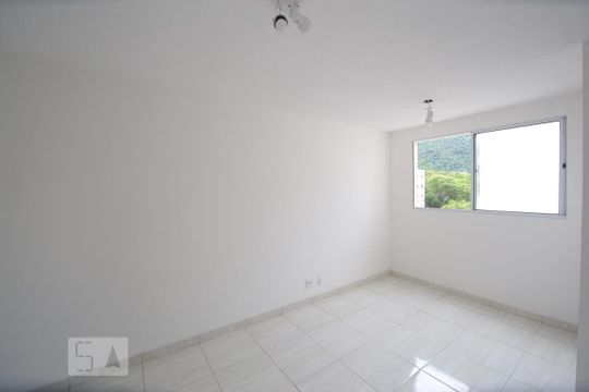 Apartamento à venda com 3 quartos, 56m² em Vargem Pequena, Rio de Janeiro