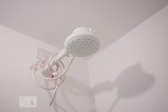 Banheiro de kitnet/studio para alugar com 1 quarto, 39m² em Cambuci, São Paulo