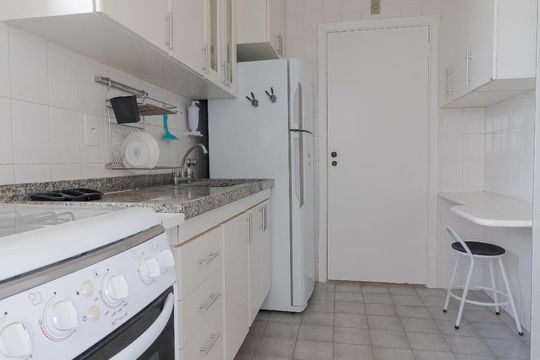 Cozinha de apartamento à venda com 2 quartos, 70m² em Mansões Santo Antônio, Campinas