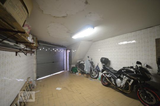 Garagem de casa para alugar com 2 quartos, 120m² em Vila Gumercindo, São Paulo
