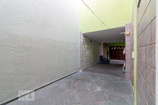 Área externa lateral de casa para alugar com 5 quartos, 160m² em Ponte Grande, Guarulhos