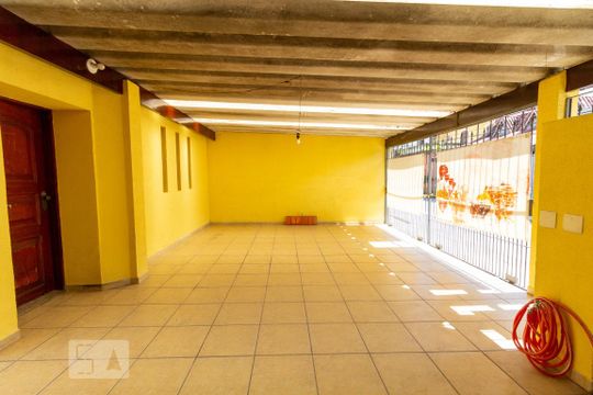 Garagem de kitnet/studio para alugar com 6 quartos, 130m² em Jardim Boa Vista (zona Oeste), São Paulo