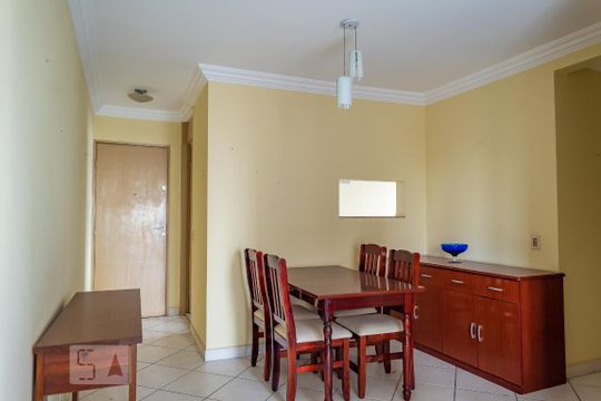 Sala de apartamento para alugar com 2 quartos, 60m² em Vila Ivone, São Paulo
