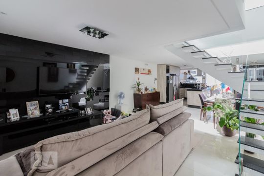 Casa à venda com 3 quartos, 255m² em Silveira, Santo André